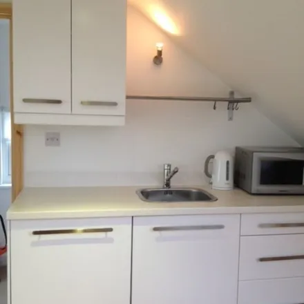 Rent this 2 bed apartment on The Slade in Oxford, OX3 7HR
