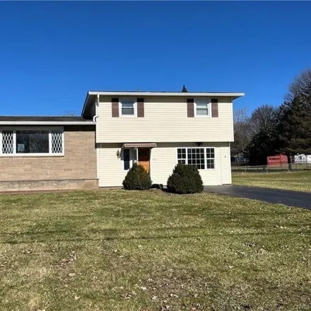 Buy this 4 bed house on 6511 Kermit Ln in East Syracuse, New York
