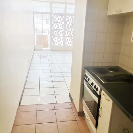 Image 3 - Baakens Street, Nelson Mandela Bay Ward 2, Gqeberha, 6006, South Africa - Apartment for rent
