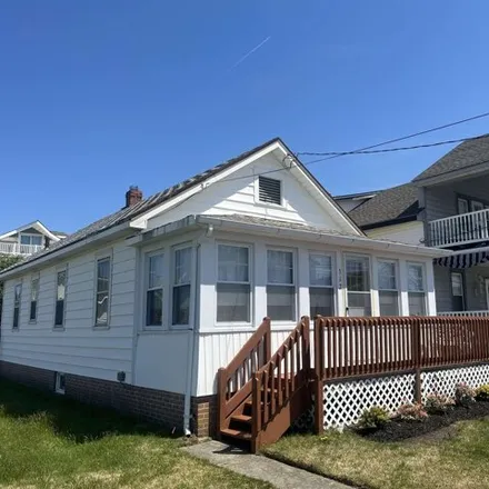 Image 2 - 347 East 16th Avenue, North Wildwood, Cape May County, NJ 08260, USA - House for sale