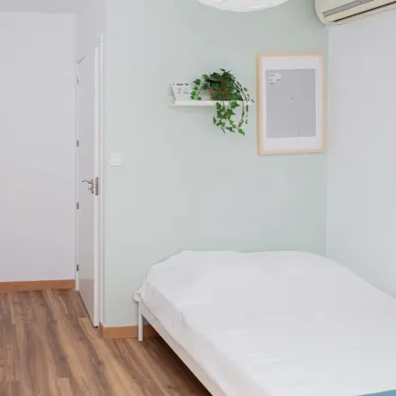 Rent this 1 bed apartment on Calle de Nuestra Señora de Begoña in 40, 50017 Zaragoza