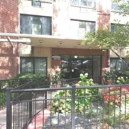 Rent this studio house on 538-548 West Roscoe Street in Chicago, IL 60657