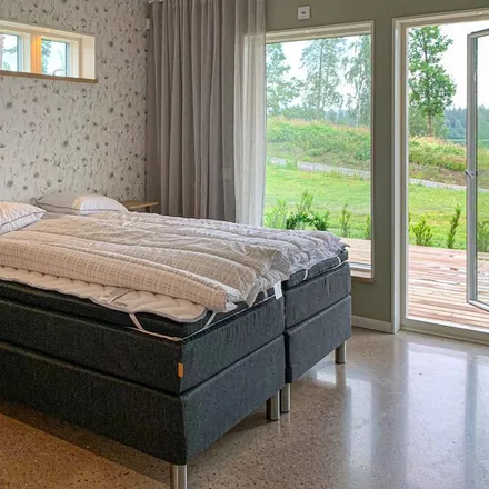 Rent this 3 bed house on Skillingaryd in Västra Järnvägsgatan, 568 31 Skillingaryd