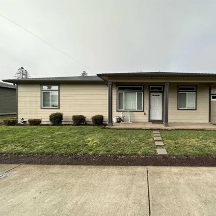 Buy this 3 bed house on 1125 6th Street Northwest in Salem, OR 97304