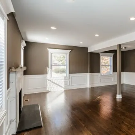 Image 3 - 1400-1406 East 86th Street, Chicago, IL 60617, USA - House for sale