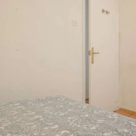 Image 5 - Madrid, Calle Baena, 28011 Madrid - Apartment for rent