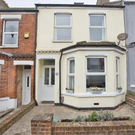 Buy this 3 bed townhouse on Greenfield Road in Folkestone, CT19 6ER