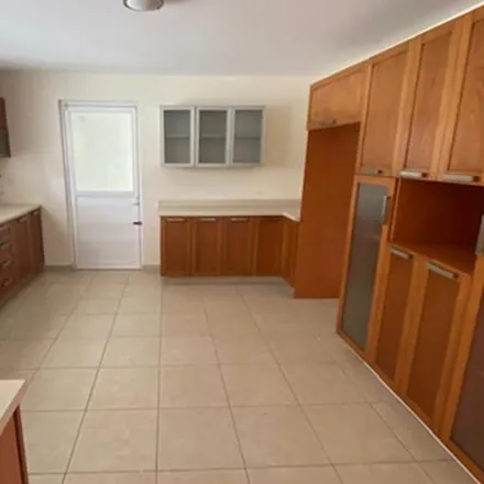 Rent this 3 bed house on Privada Porta Parma 108 in Porta Fontana, 37134 León