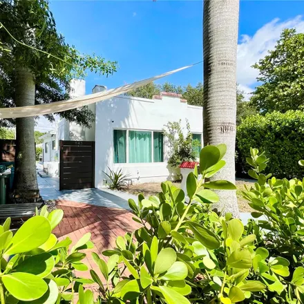 Rent this 3 bed house on 845 Northeast 119th Street in Biscayne Park, Miami-Dade County