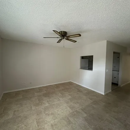 Image 4 - 100 Village Green Circle East, Palm Springs, FL 33461, USA - Apartment for rent