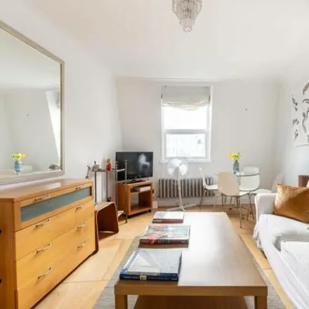 Image 7 - Baynards, 1 Chepstow Place, London, W2 4TT, United Kingdom - Apartment for sale