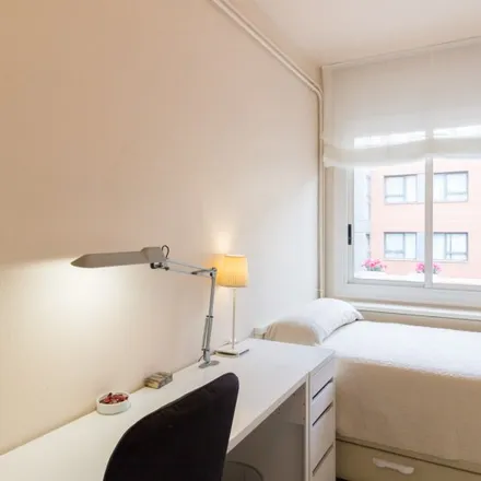 Rent this 3 bed room on Carrer de Sardenya in 472, 08001 Barcelona