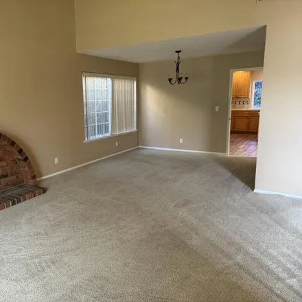 Image 4 - 2256 Timberlane Avenue, White Oak, Simi Valley, CA 93063, USA - House for rent