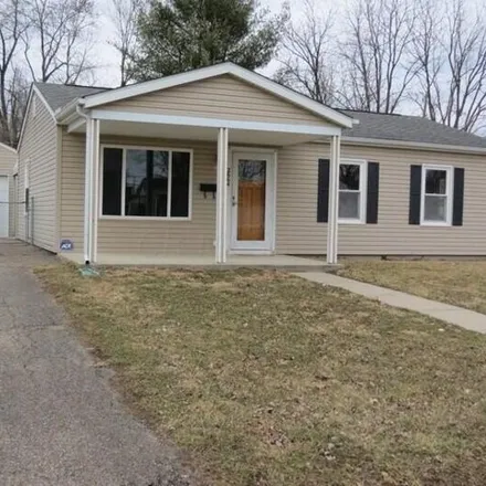 Rent this 3 bed house on 2664 Shelly Dr in Columbus, Ohio
