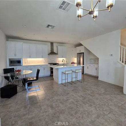 Image 6 - 19529 Cardin Place, Los Angeles, CA 91324, USA - Townhouse for rent