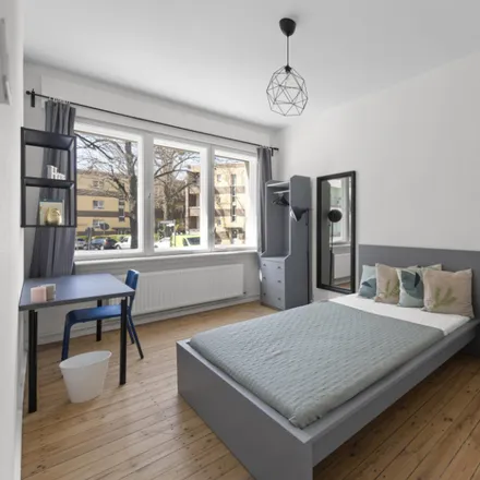 Rent this 3 bed room on Lauterberger Straße 41 in 12347 Berlin, Germany