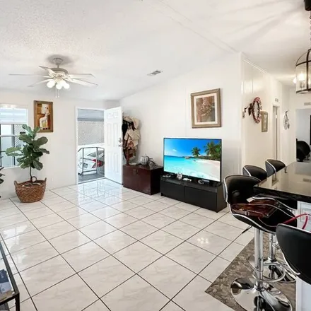 Image 5 - 8115 Northwest 74th Avenue, Medley, Miami-Dade County, FL 33166, USA - Apartment for sale