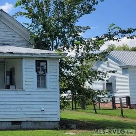 Image 4 - 1147 Elm Street, Weldon, Halifax County, NC 27890, USA - House for sale