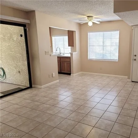 Image 4 - 4736 Nara Vista Way, Spring Valley, NV 89103, USA - House for rent