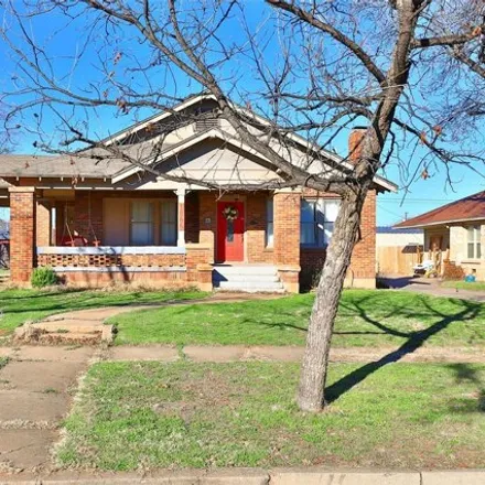 Buy this 3 bed house on 1200 South 19th Street in Abilene, TX 79602