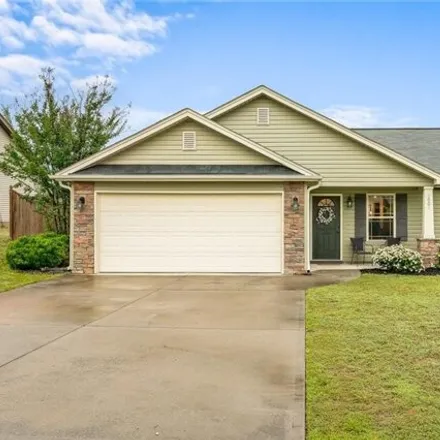 Buy this 3 bed house on 1013 Sand Palm Way in Highland Acres, Anderson