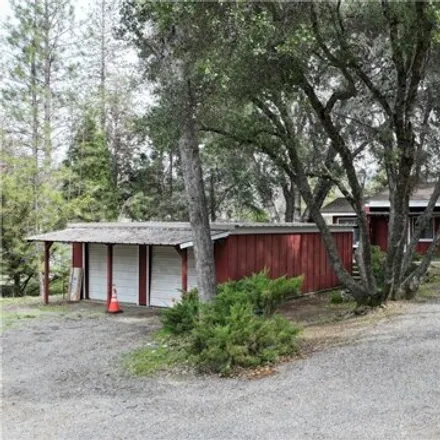 Buy this 3 bed house on 39296 Hidden Oak Drive in Oakhurst, CA 93644