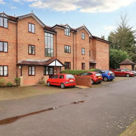 Buy this 1 bed apartment on 36 Mount Hermon Road in Woking, GU22 7UN