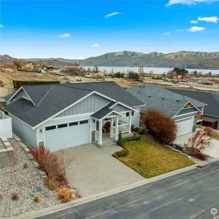Buy this 3 bed house on 533 Village Drive in Chelan County, WA 98831