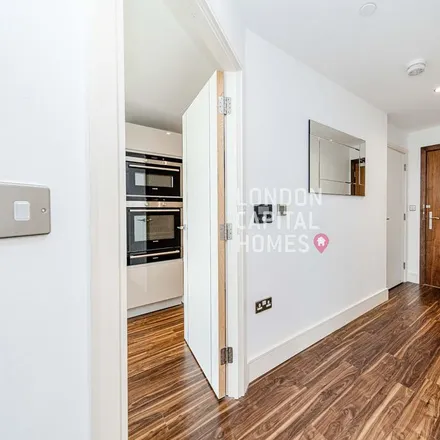 Image 8 - Altitude, Plough Street, London, E1 8EB, United Kingdom - Apartment for rent