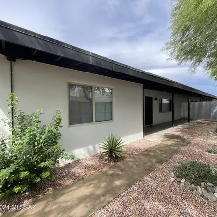 Buy this studio house on 3589 East 4th Street in Tucson, AZ 85716