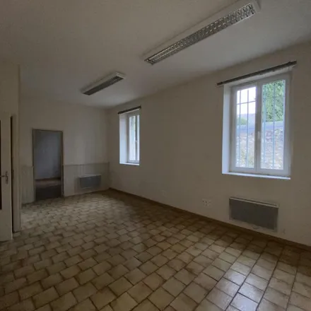 Rent this 5 bed apartment on Place de l'Obélisque in 71100 Chalon-sur-Saône, France