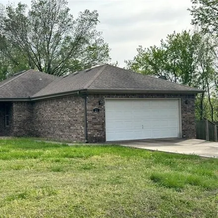 Buy this 3 bed house on 29 Olmstead Circle in Bella Vista, AR 72715