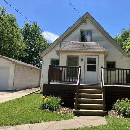 Buy this 3 bed house on 2709 E Whittaker Ave in Saint Francis, Wisconsin