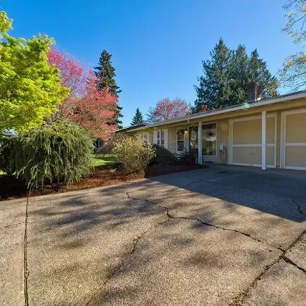 Buy this 3 bed house on 15528 Southeast Stephens Court in Portland, OR 97233