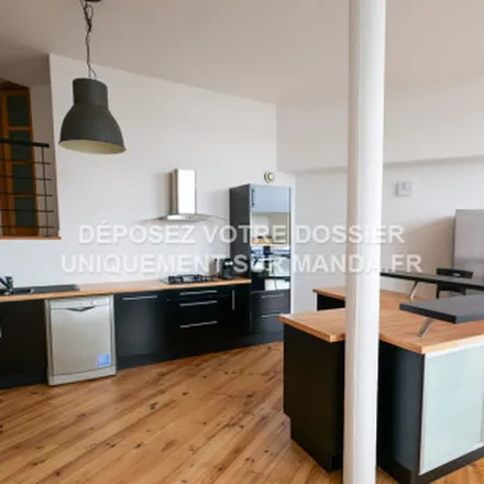 Image 2 - 37 Grand Place, 59200 Tourcoing, France - Apartment for rent