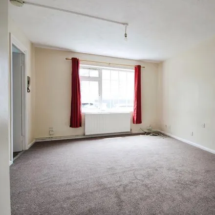Image 3 - Nimrod Close, London, UB5 6JX, United Kingdom - Apartment for rent