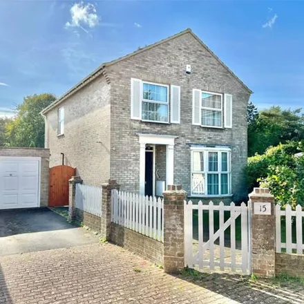 Buy this 4 bed house on Glebefields in Milford on Sea, SO41 0WW