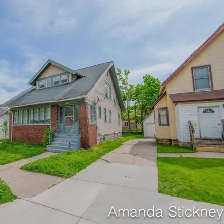 Buy this 3 bed house on 1912 Prospect Avenue Southeast in Grand Rapids, MI 49507