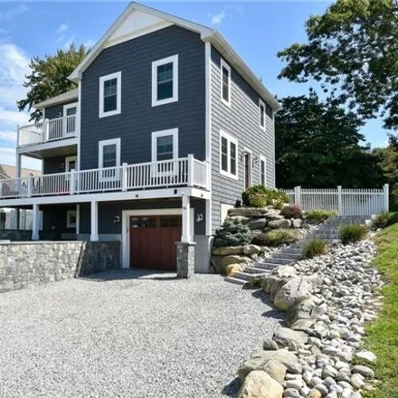 Rent this 3 bed house on 40 Bayberry Road in Narragansett, RI 02882