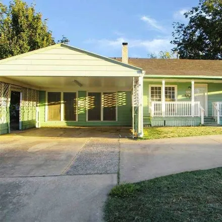 Buy this 3 bed house on 1173 Northwest Birch Avenue in Lawton, OK 73507