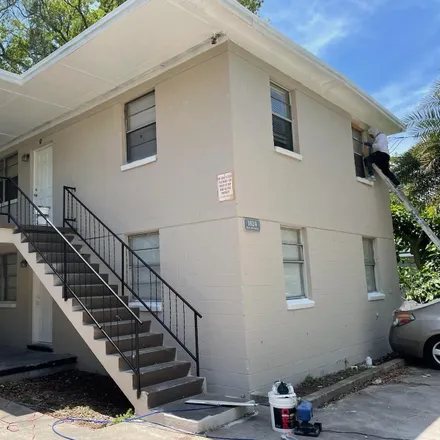 Buy this 8 bed duplex on 1824 West 14th Street in Jacksonville, FL 32209