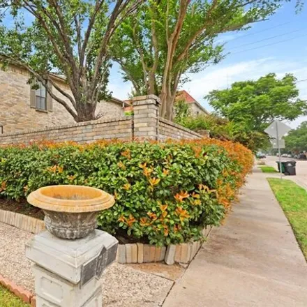 Image 3 - Nantucket Drive, Houston, TX 77057, USA - House for sale