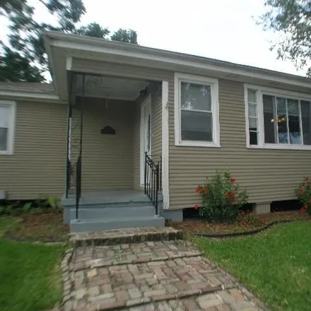 Rent this 3 bed house on 802 Vicksburg Street in Lakeview, New Orleans