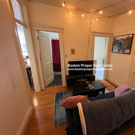 Rent this studio apartment on 106 Queensberry St