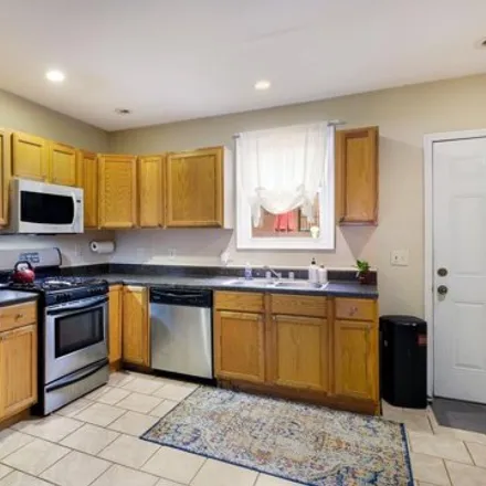 Image 7 - 733 Carpenter Street, Philadelphia, PA 19146, USA - House for sale