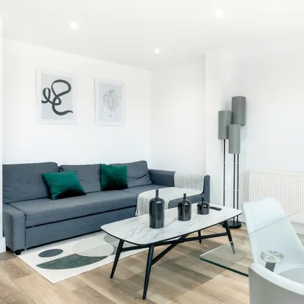 Rent this 2 bed apartment on 9 Trebovir Road in London, SW5 9NQ