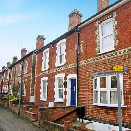 Rent this 2 bed house on George Road in Guildford, GU1 4NR