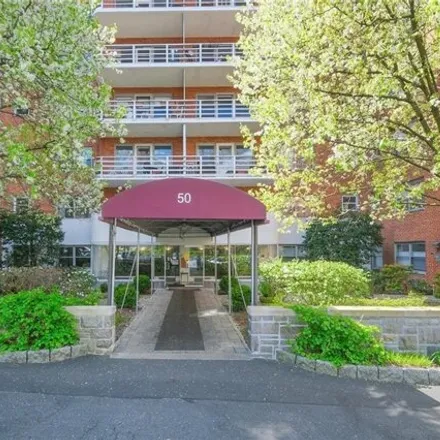 Buy this studio apartment on 50 Popham Road in Village of Scarsdale, NY 10583