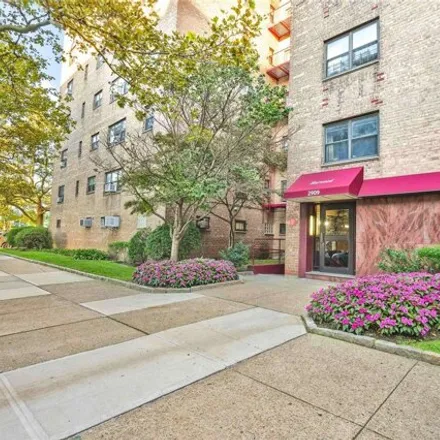 Image 1 - 29-30 138th Street, New York, NY 11354, USA - Apartment for sale