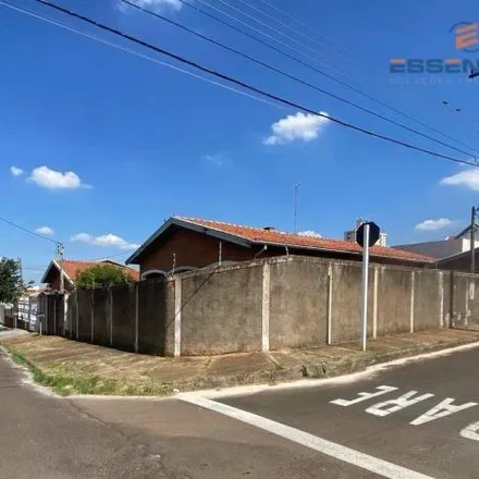 Image 2 - Rua Theodomiro Carmelo, Vila Nova Botucatu, Botucatu - SP, 18609-550, Brazil - House for sale